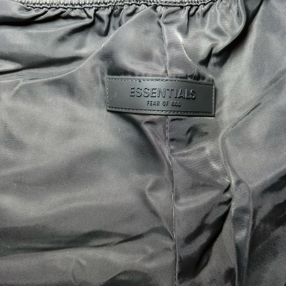 Fear of God Essentials Running Short “Iron” - Picture 7 of 11